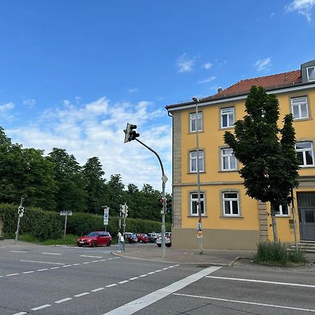 Bella Casa - Business&Family - 2 Zimmer Direkt Neben Schloss, Parkplatz, Smarttv, Netflix, Waschmaschine, 24H Checkin, 71Qm, Kingsizebett, Hotelbettwaesche Ludwigsburg Kültér fotó