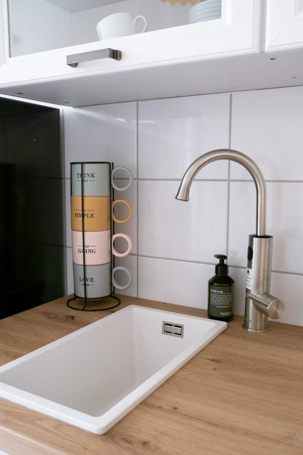 Bella Casa - Business&Family - 2 Zimmer Direkt Neben Schloss, Parkplatz, Smarttv, Netflix, Waschmaschine, 24H Checkin, 71Qm, Kingsizebett, Hotelbettwaesche Ludwigsburg Kültér fotó