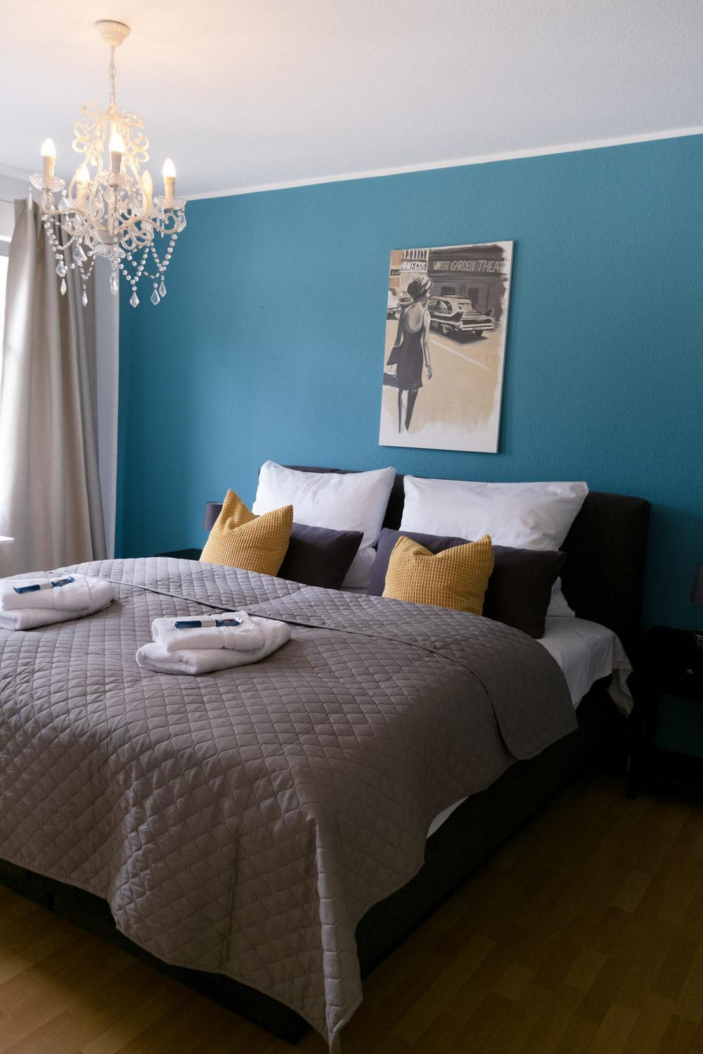 Bella Casa - Business&Family - 2 Zimmer Direkt Neben Schloss, Parkplatz, Smarttv, Netflix, Waschmaschine, 24H Checkin, 71Qm, Kingsizebett, Hotelbettwaesche Ludwigsburg Kültér fotó