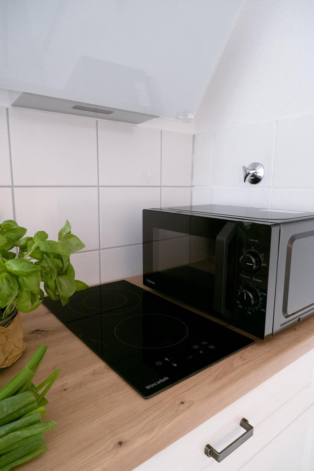 Bella Casa - Business&Family - 2 Zimmer Direkt Neben Schloss, Parkplatz, Smarttv, Netflix, Waschmaschine, 24H Checkin, 71Qm, Kingsizebett, Hotelbettwaesche Ludwigsburg Kültér fotó